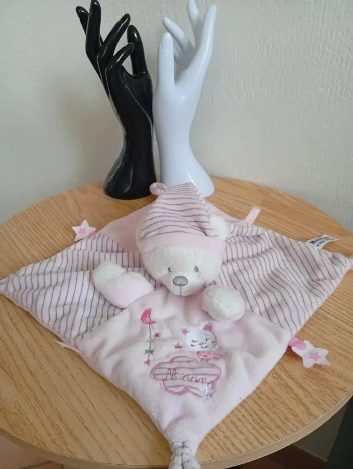 Doudou plat max and sax ours rose étoile