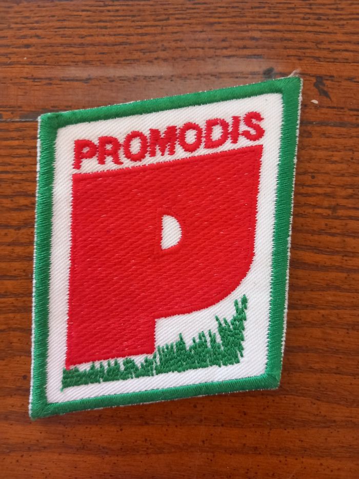Lot 6 écussons Promodis - photo numéro 2