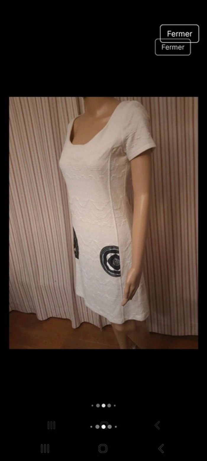Robe blanche Desigual eur M en parfait état - photo numéro 6