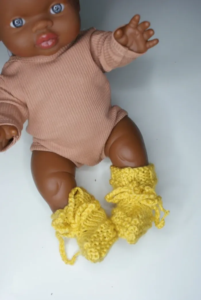 Chaussons tricot fait main pour poupée