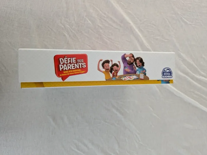 Jeu de société "Défie tes Parents" - Spin Master - Le duel des générations ! - photo numéro 2