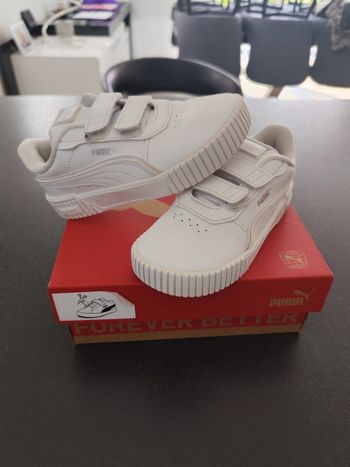 Basket PUMA blanche taille 27