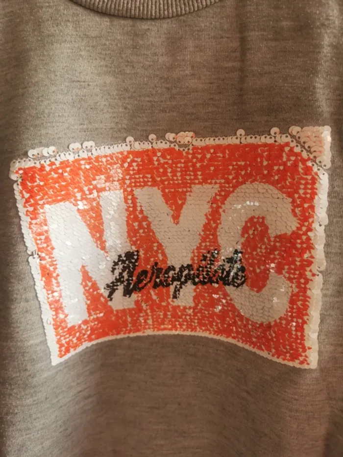 Pull gris avec motifs. - photo numéro 3