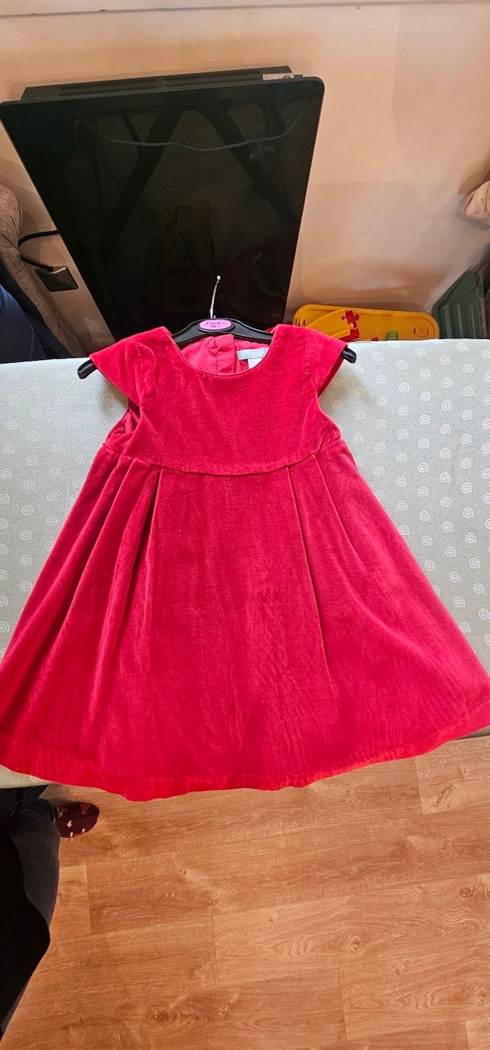 Superbe robe rouge velour parfait état 86cm - photo numéro 6