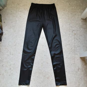 Pantalon noir brillant neuf