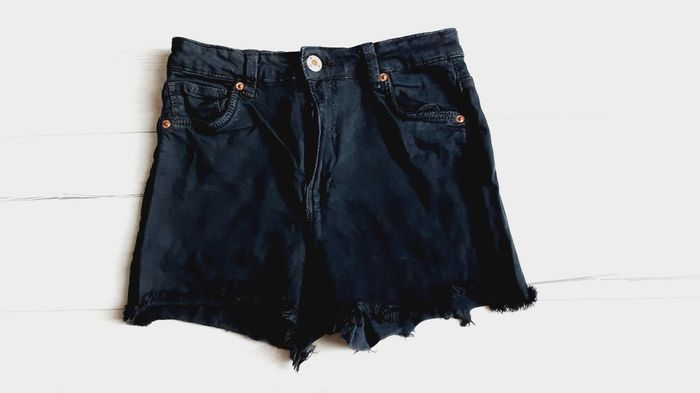 Vêtement femme short court noir type jean Bershka Taille 38
