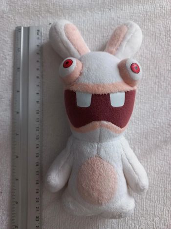 Peluche lapin crétin