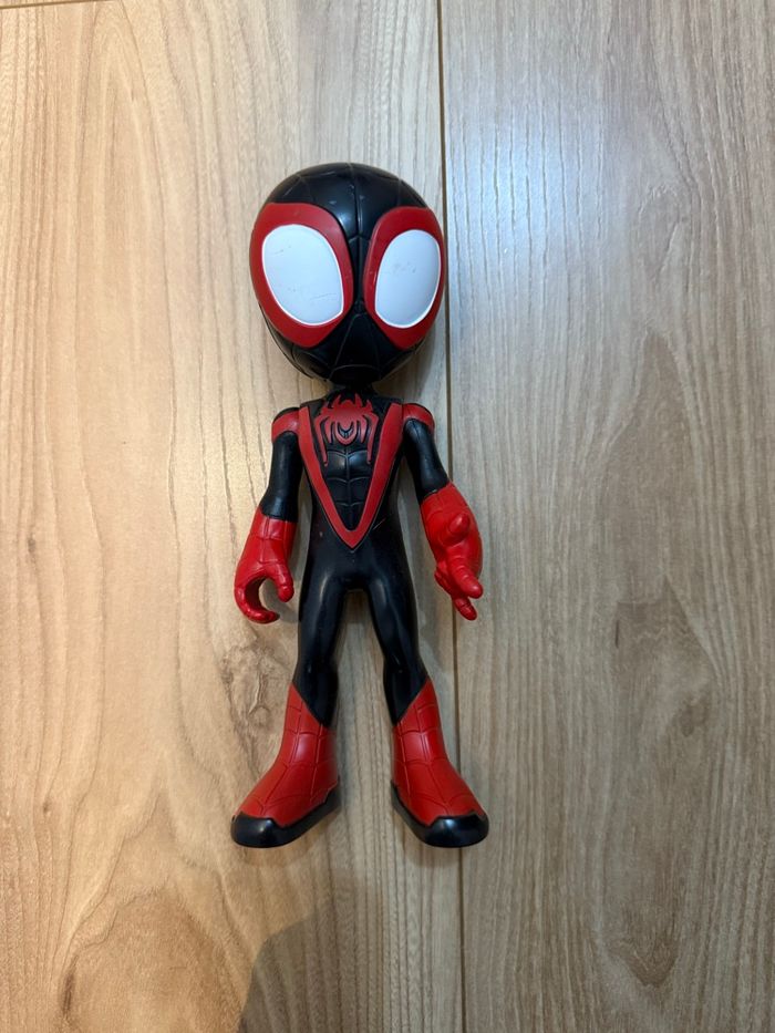 Superbe figurine Spiderman