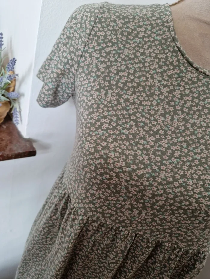 Robe fleurie pull&bear - photo numéro 3