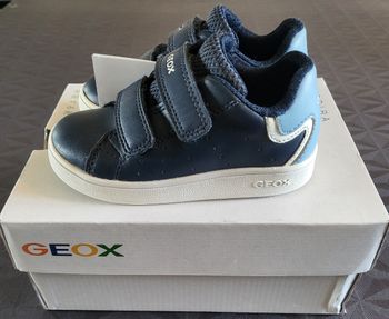 Chaussures baskets cuir bleues Geox 23