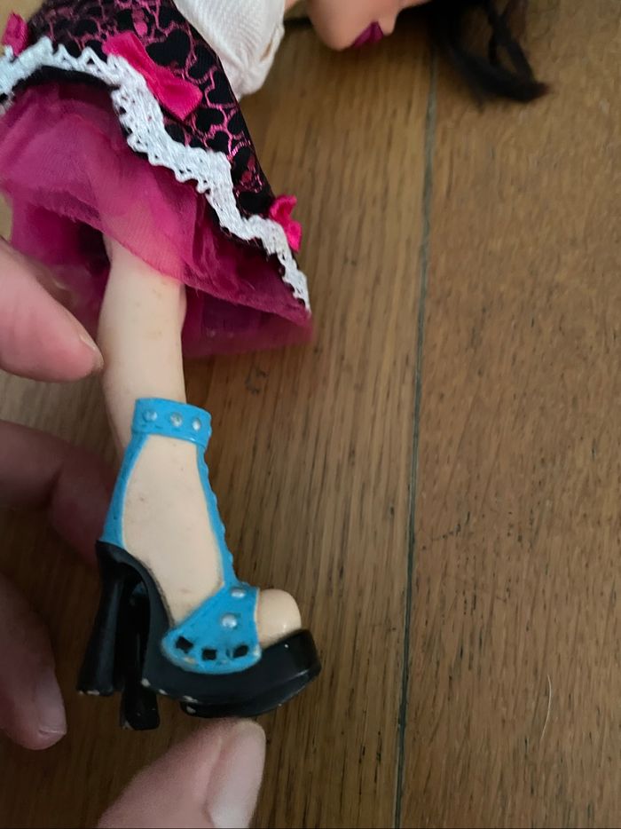 Poupée bratz - photo numéro 3