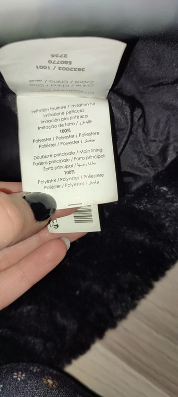 Manteau fausse fourrure a capuche - photo numéro 4