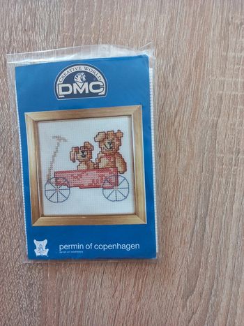 Petit point de croix le motif 2 nounours dans le chariot