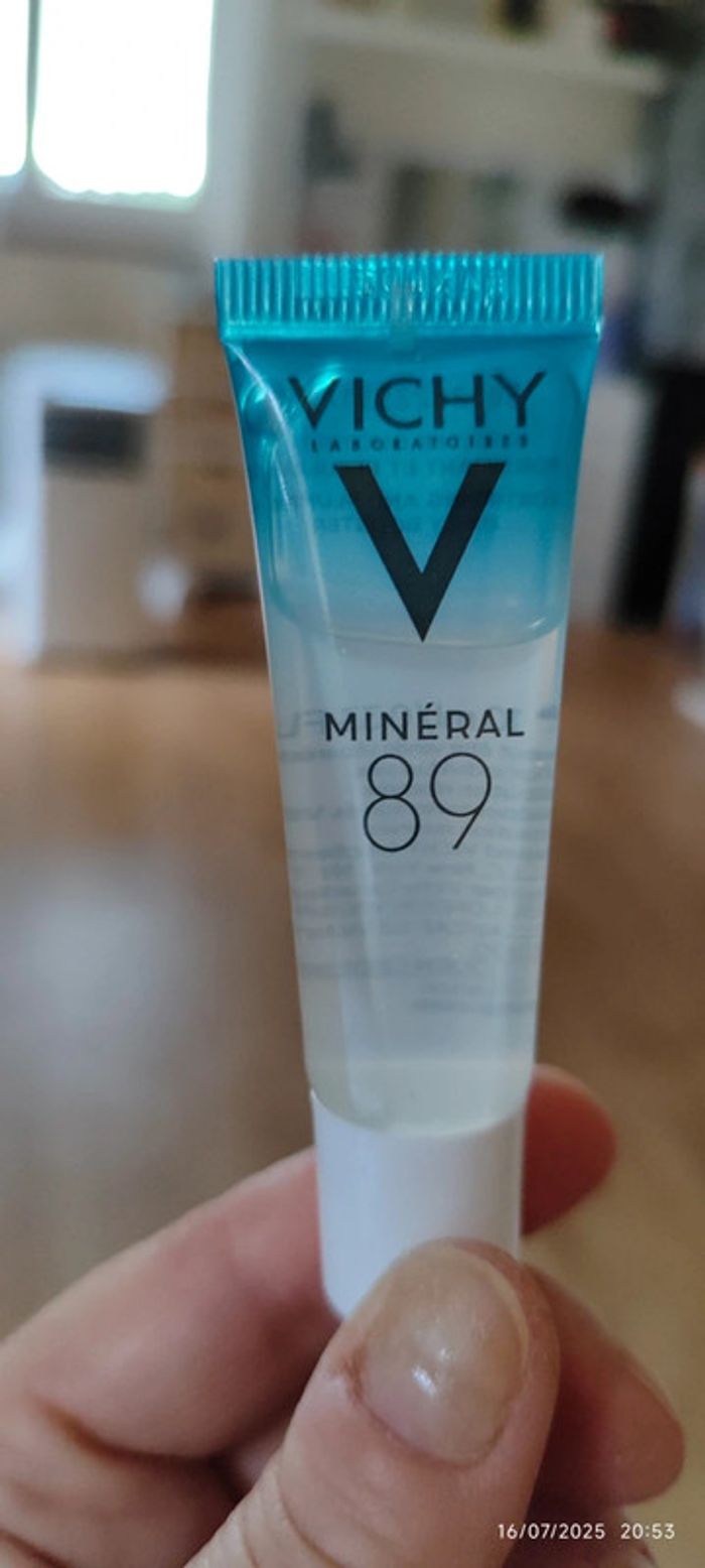 Vichy Mineral 89 booster quotidien fortifiant et repulpant 10 ml - photo numéro 2