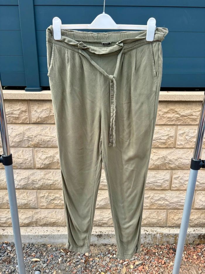Pantalon kaki Pimkie taille 38 – coupe droite en coton confortable