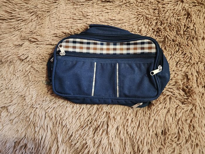 Trousse de toilette marine - photo numéro 1