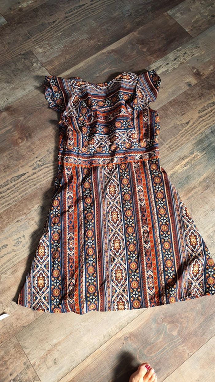 Robe Victor mod taille 40 mais taille 38 en très bon état neuf avec étiquette - photo numéro 6