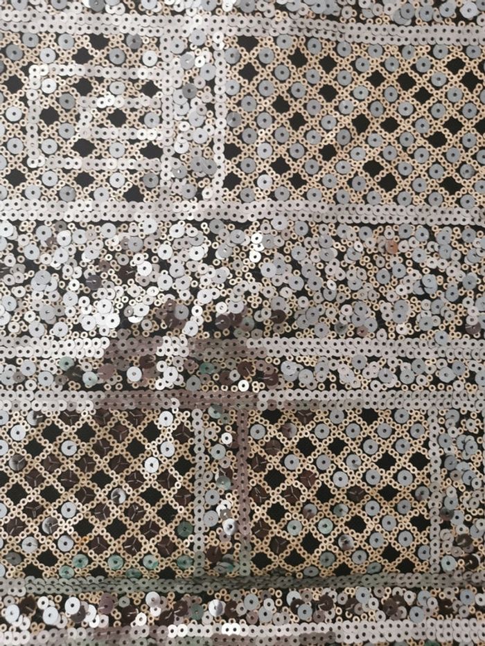 Mini jupe à sequins dorés - argentés. Taille 40 - photo numéro 5