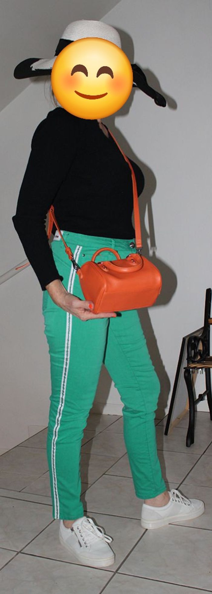 Vends pantalon Vert avec bandes latérales - photo numéro 2