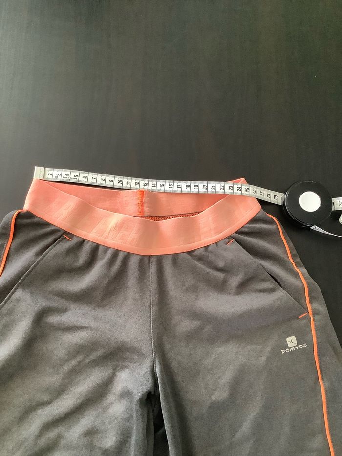 Short gris et orange Decathlon 10/12 ans environ - photo numéro 5