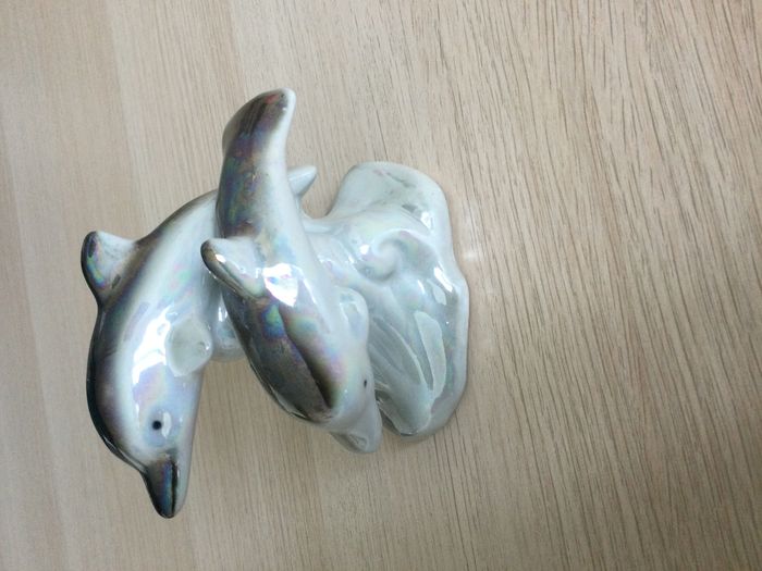 Figurine dauphins
