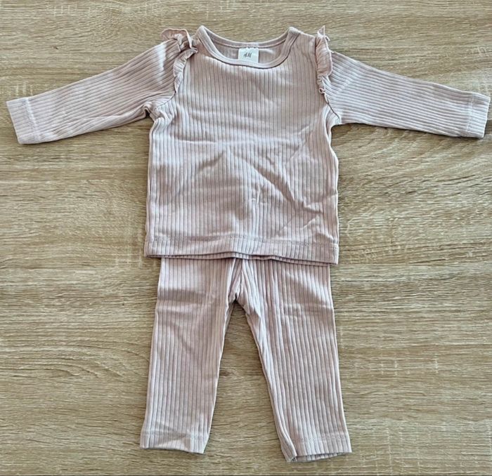 Ensemble t-shirt / legging