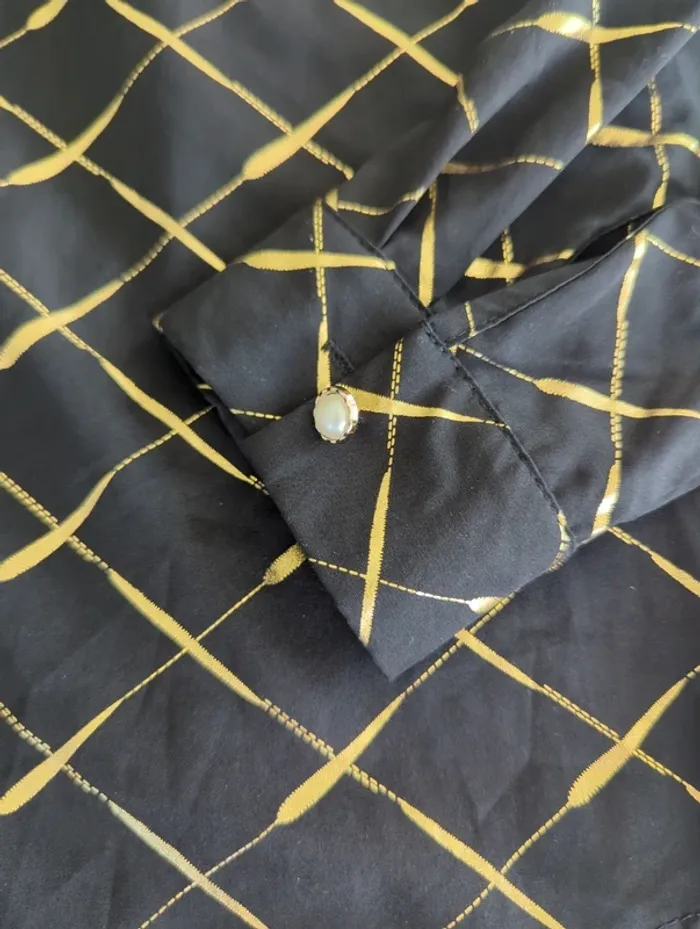 Chemisier blouse noir et doré neuf taille M neuf - photo numéro 2