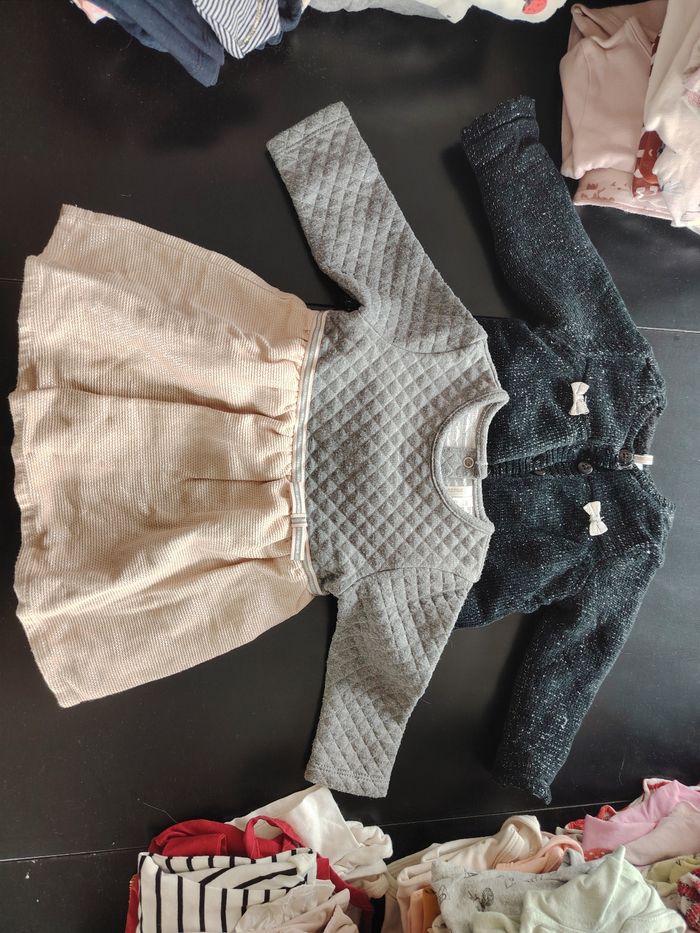 Lot de vêtements - Robe et gilet