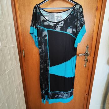 Robe noire et bleu canard