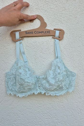 Soutien gorge 95C vert pastel.