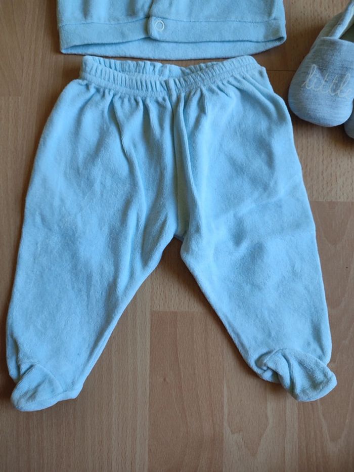 Lot ensemble tout doux + chausson Kiabi en 1M - photo numéro 2