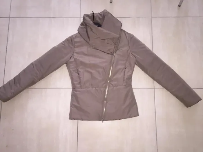 Doudoune femme taupe et fermeture doree neuve taille S - photo numéro 2
