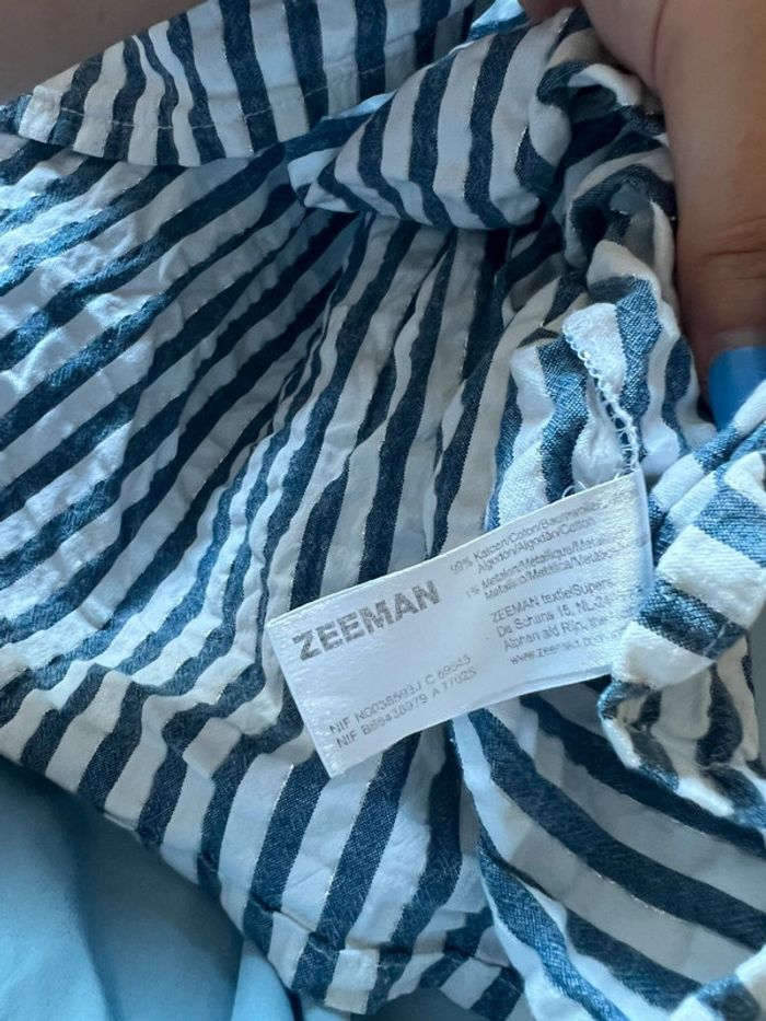 Robe bleue et blanche lignée - taille 122/128 - photo numéro 4