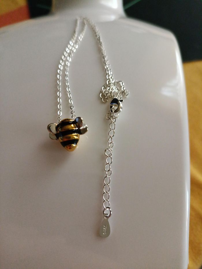Collier argent avec pendentif abeille Neuf & raffiné