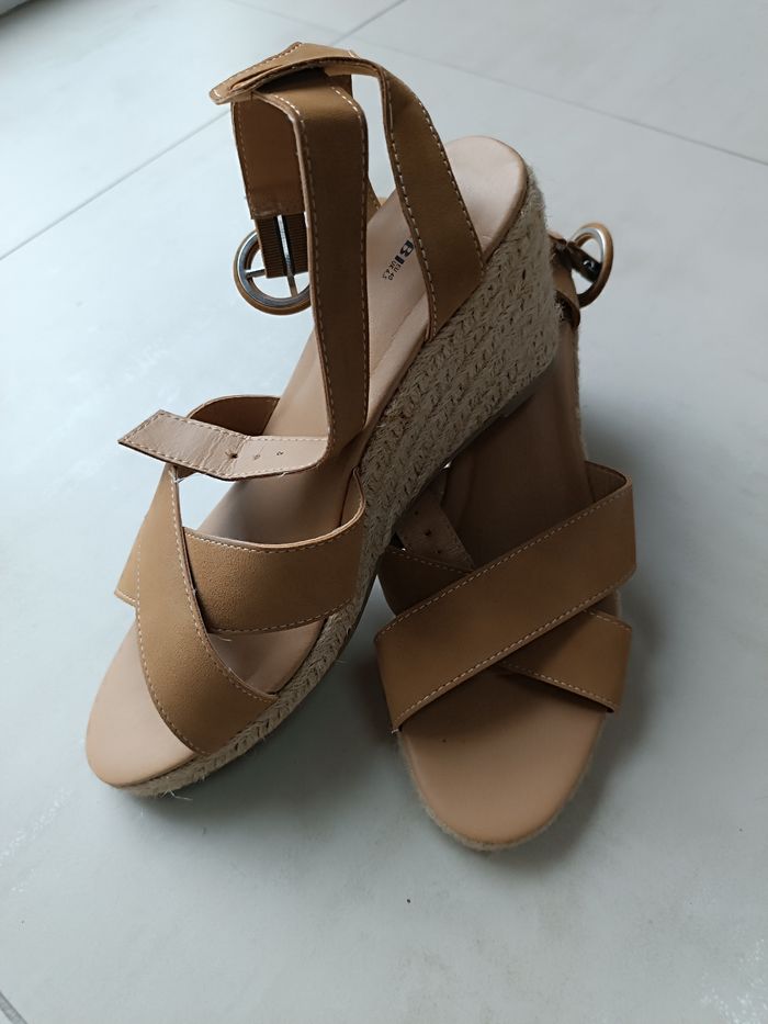 Sandales compensées en paille - photo numéro 2