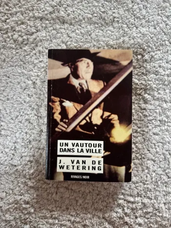 Livre un vautour dans la ville