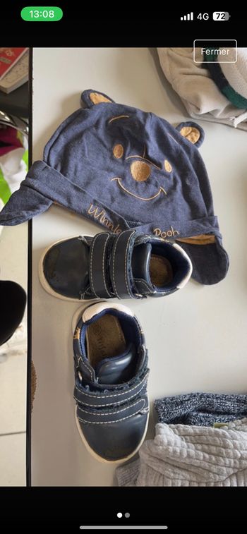Chaussure taille 20 et bonnet Winnie l’ourson