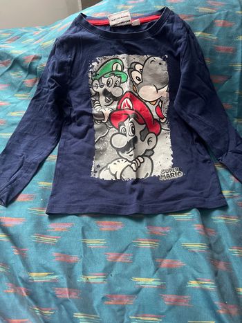 T-shirt manches longues Super Mario Nintendo Taille 5 ans