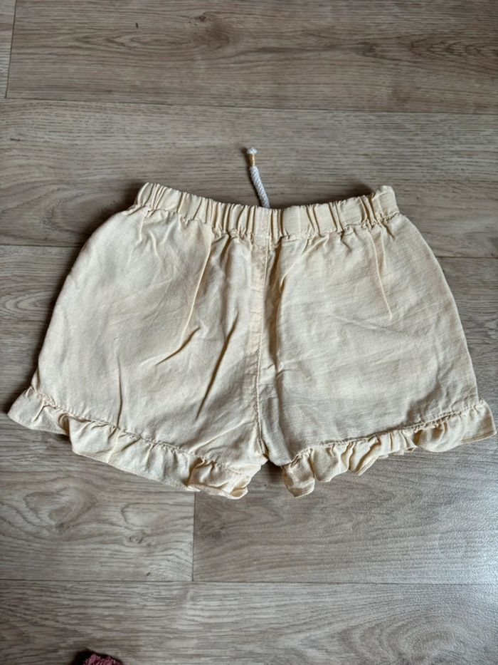 Short bebe Zara 12-18 mois - photo numéro 2