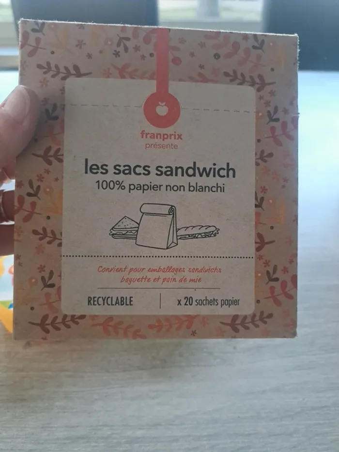 20 Sacs sandwich + 2 boîtes a biscuit - photo numéro 2