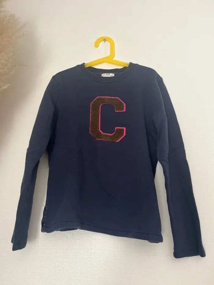 Pull bleu