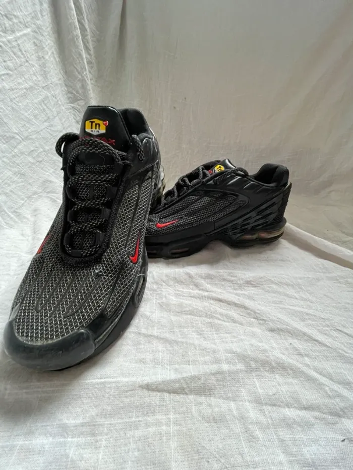 Baskets Nike TN Air Max Plus – Taille 44 – Noir – Très bon état - photo numéro 2