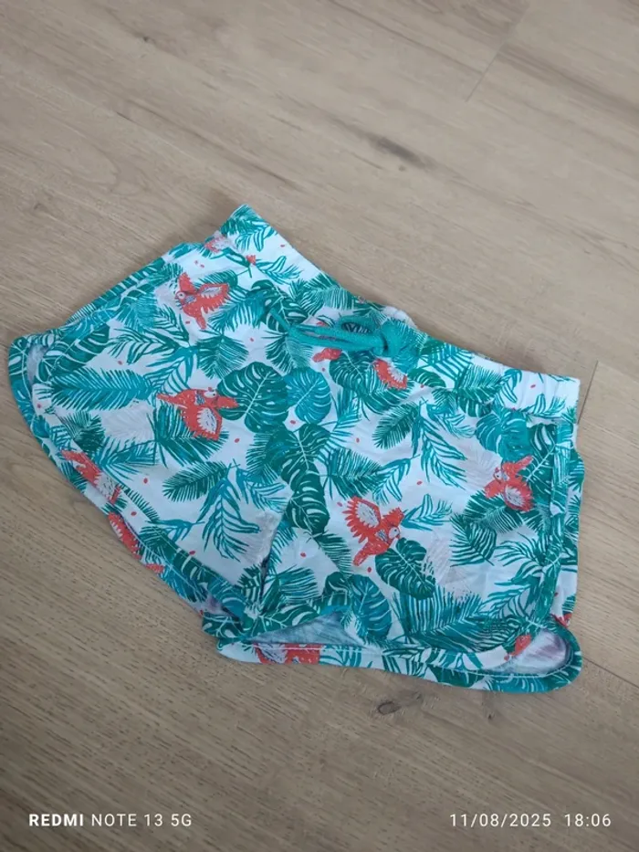 Magnifique short motif tropical Vertbaudet taille 5 ans