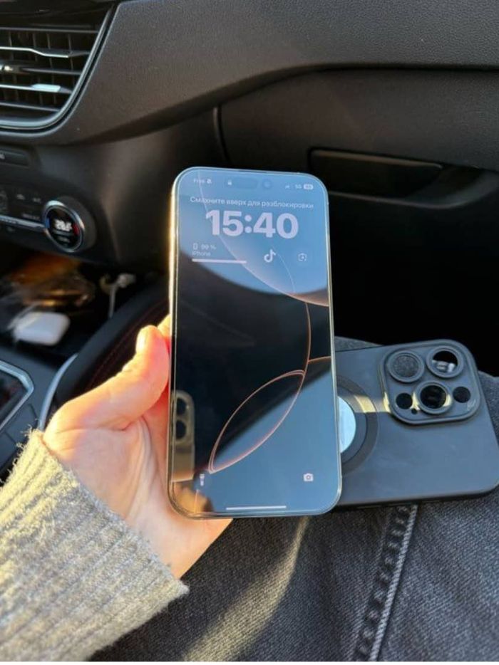 iPhone-16-pro-max