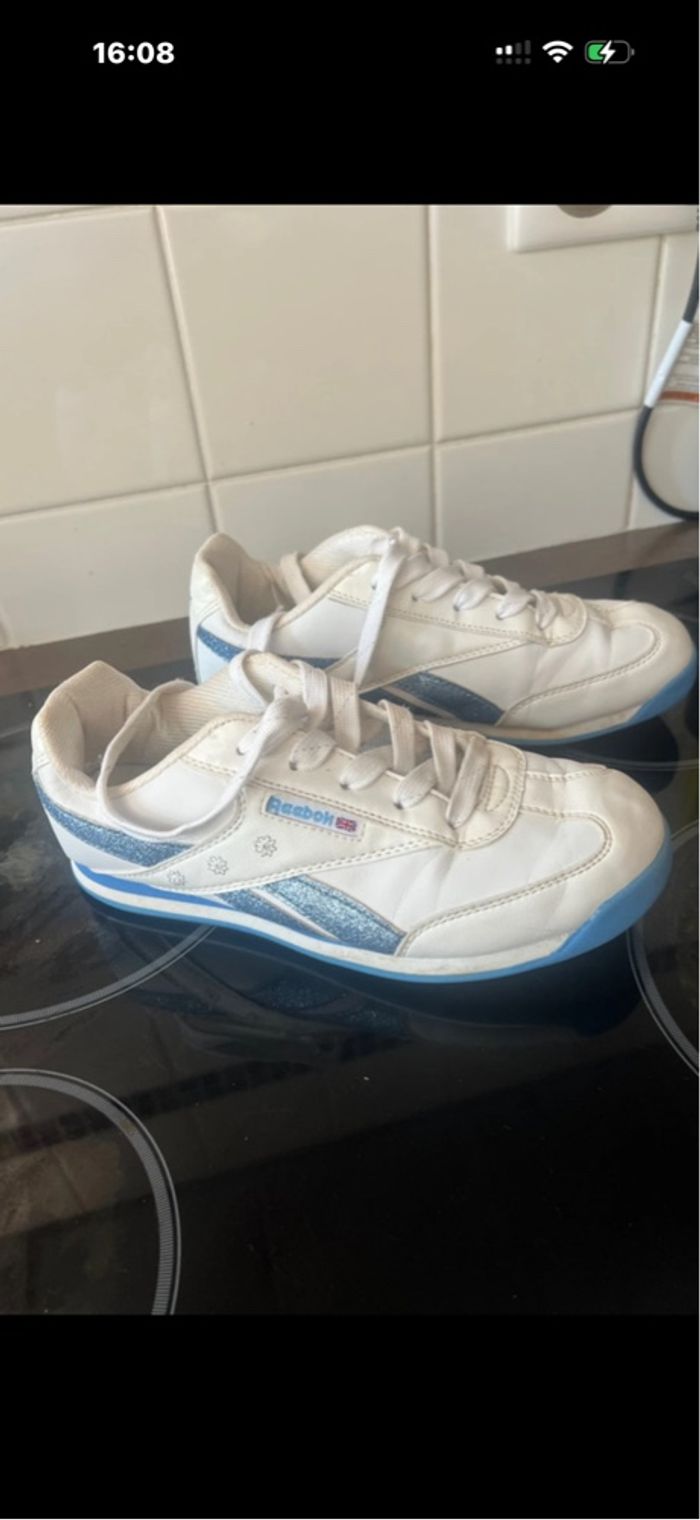 Baskets Reebok vintage blanches & bleues pailletées