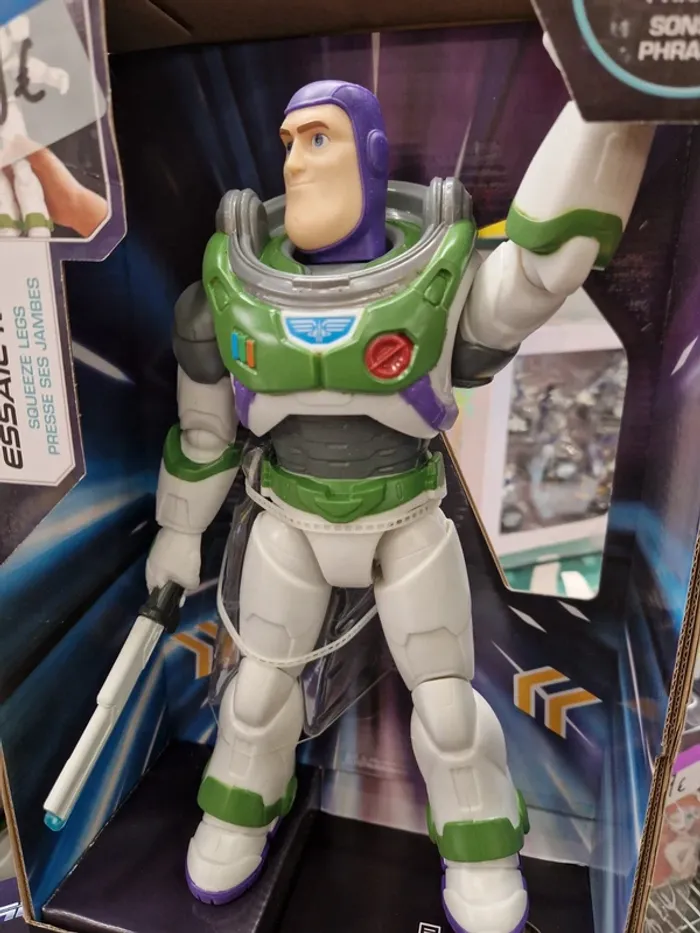 B4231- Mattel Laser Blade Buzz Lightyear Action Figure, Disney Pixar Lightyear - photo numéro 4
