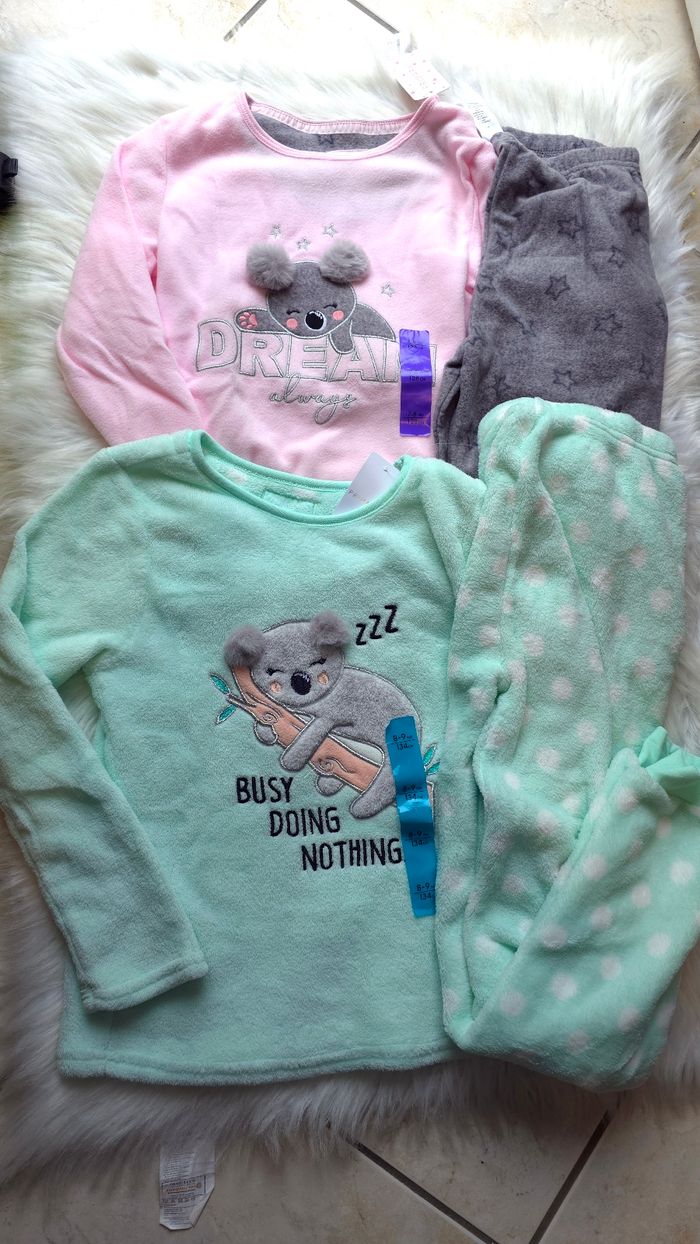 (Neufs non portés)🏷🏷 pyjamas 8ans et 9ans fille 🥰🩷