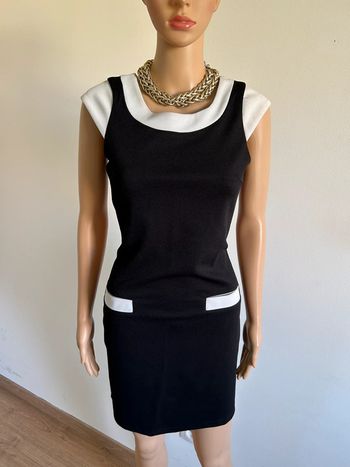 Robe noire et crème à manches courtes Molly Bracken taille 1 jamais portée