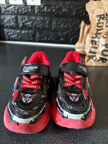 Baskets enfant Spiderman noir et rouge