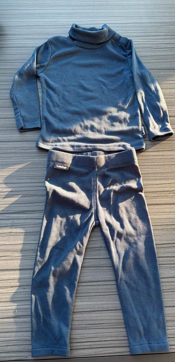 Lot de sous vêtements ski, géothermique  Un pantalon et un t shirt manches longues et col roulé